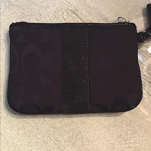 Coach - Wristlet Wallet - Black Signature Monogram CC / Canvas and leather EUC🩷 - Picture 16 of 16